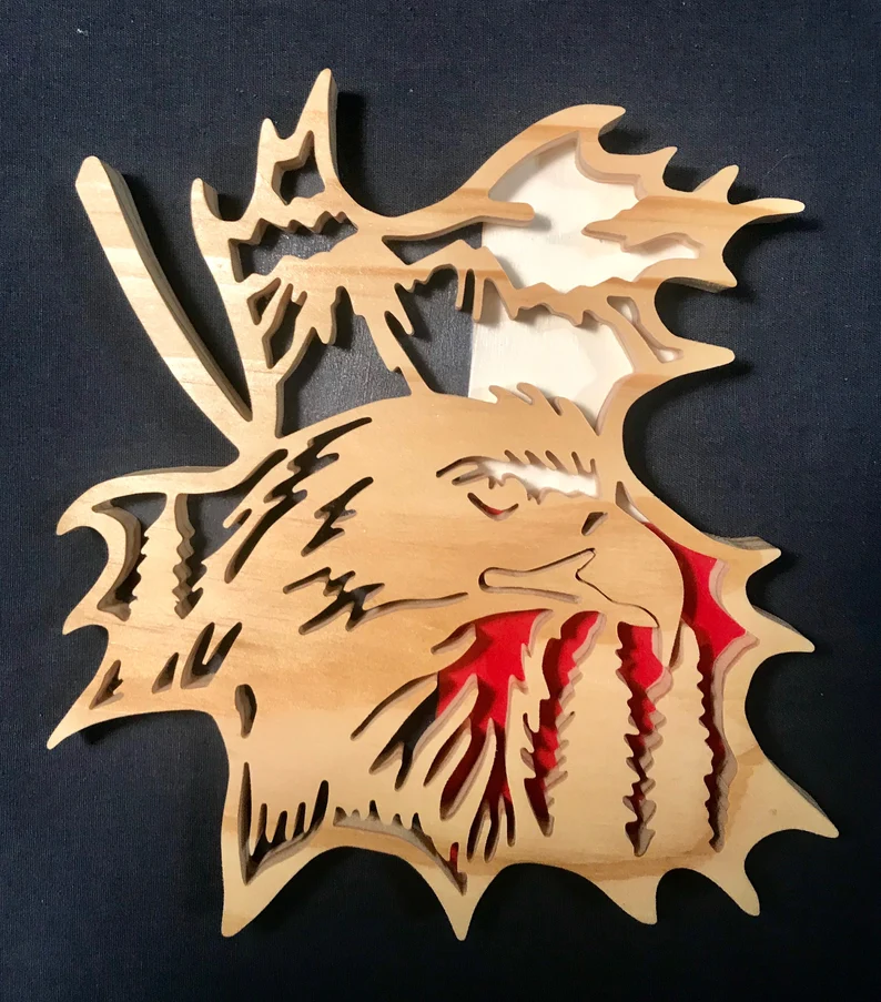 Wooden leaf with an eagle in it